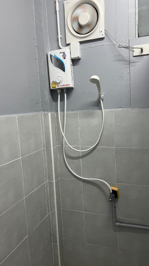 W District Hostel Бангкок Екстер'єр фото