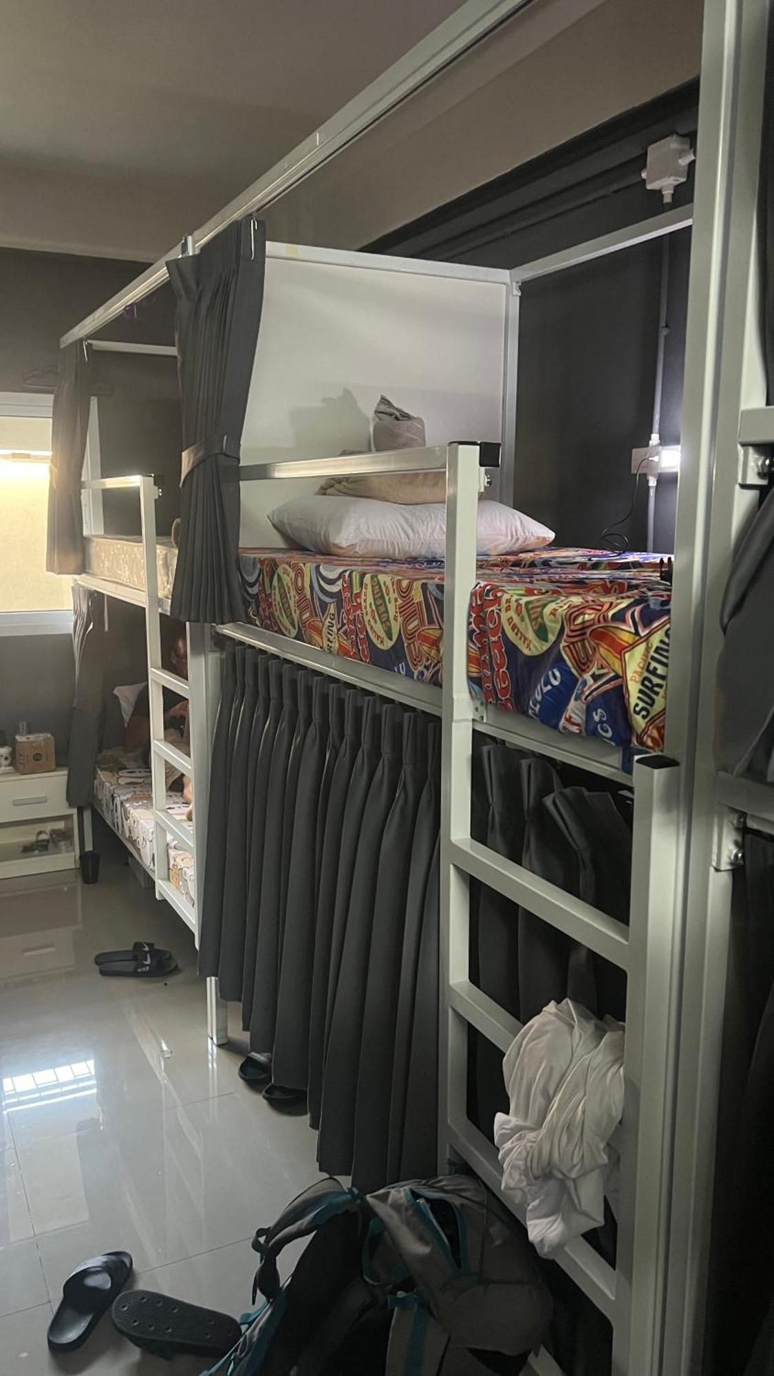 W District Hostel Бангкок Екстер'єр фото