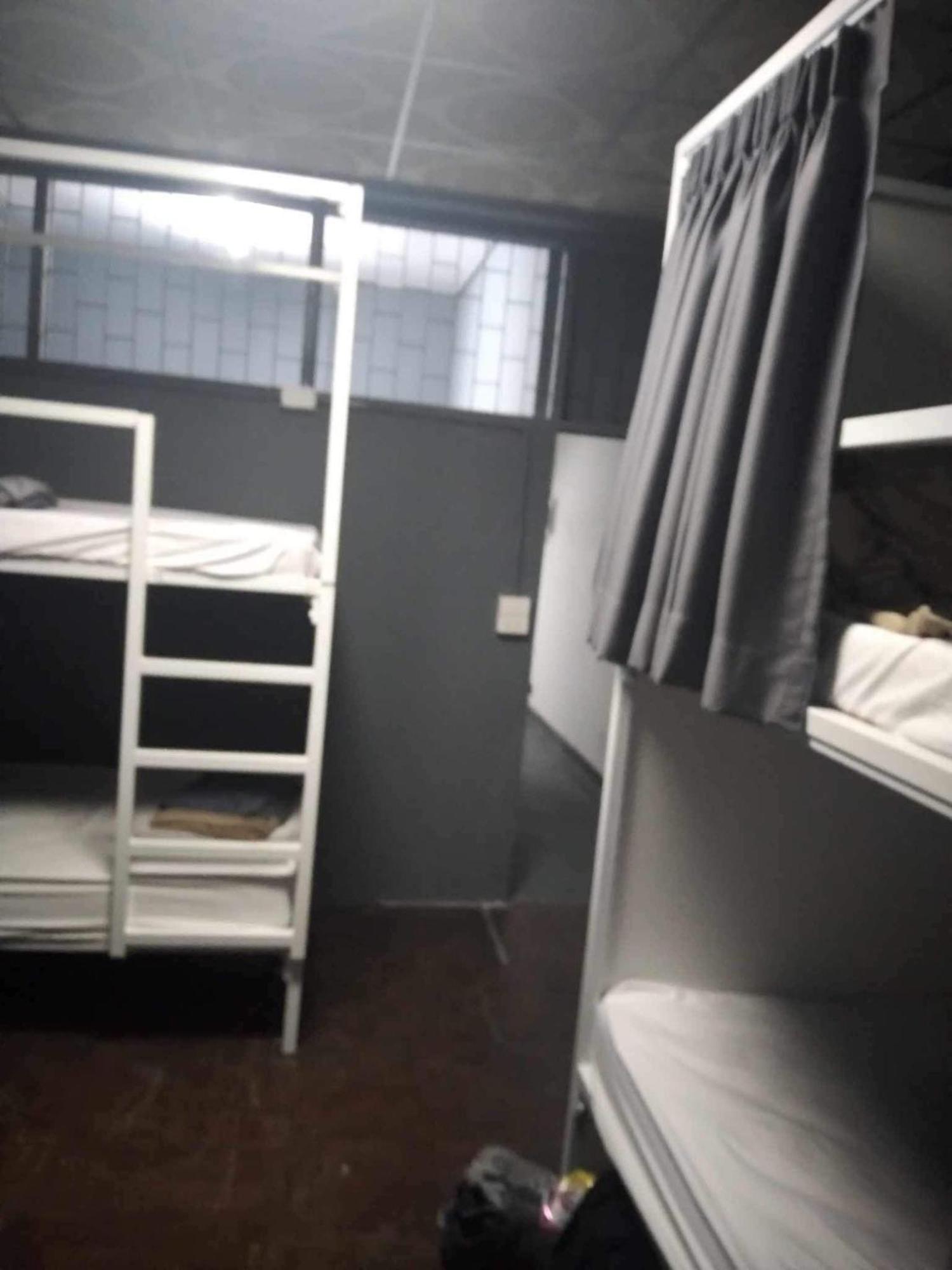 W District Hostel Бангкок Екстер'єр фото